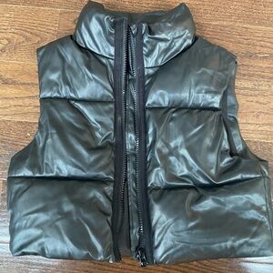 Zara mini black cropped puffer vest